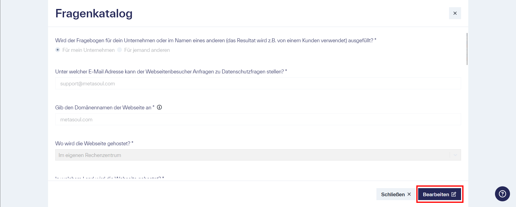 Liste von Fragen mit Antworten, die ausgegraut dargestellt sind, mit den Optionen &ldquo;Schließen&rdquo; und &ldquo;Bearbeiten&rdquo; unten rechts.